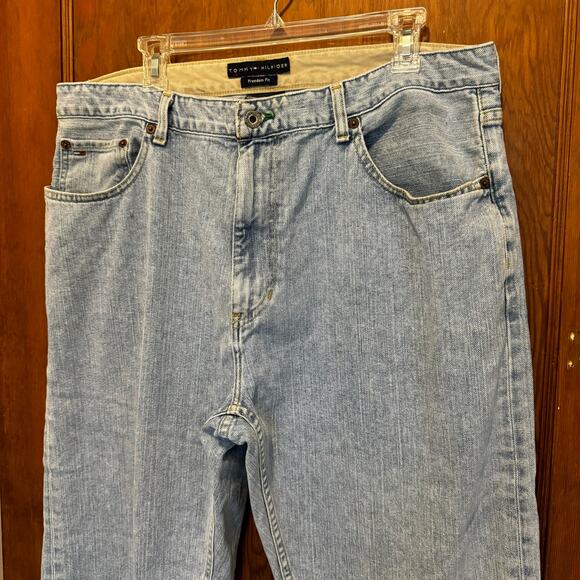 Y2K Tommy Hilfiger Jeans Freedom Fit Baggy 38x30 Light Wash 2006‎ - Picture 2 of 14